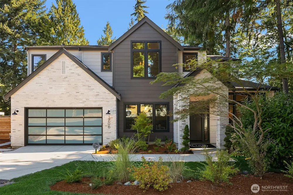 1706 111th Avenue NE Bellevue, WA 98004