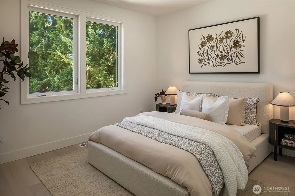 1706 111th Avenue NE Bellevue, WA 98004