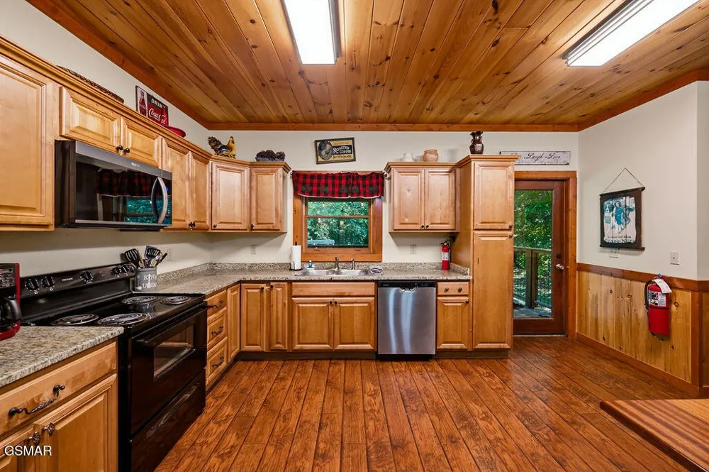 222 Amet Way #POOLINAROUND Cosby, TN 37722