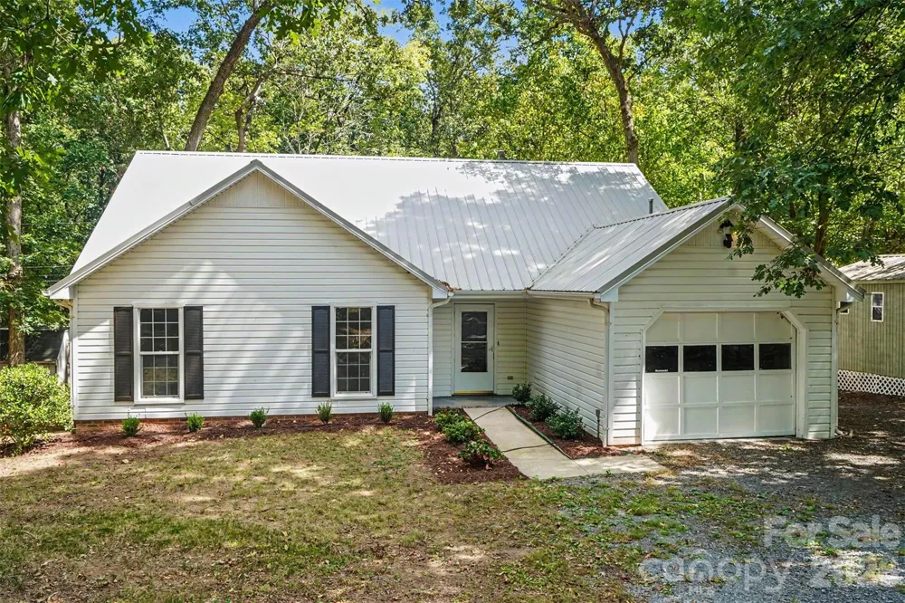 2711 Bob White Circle Wingate, NC 28174