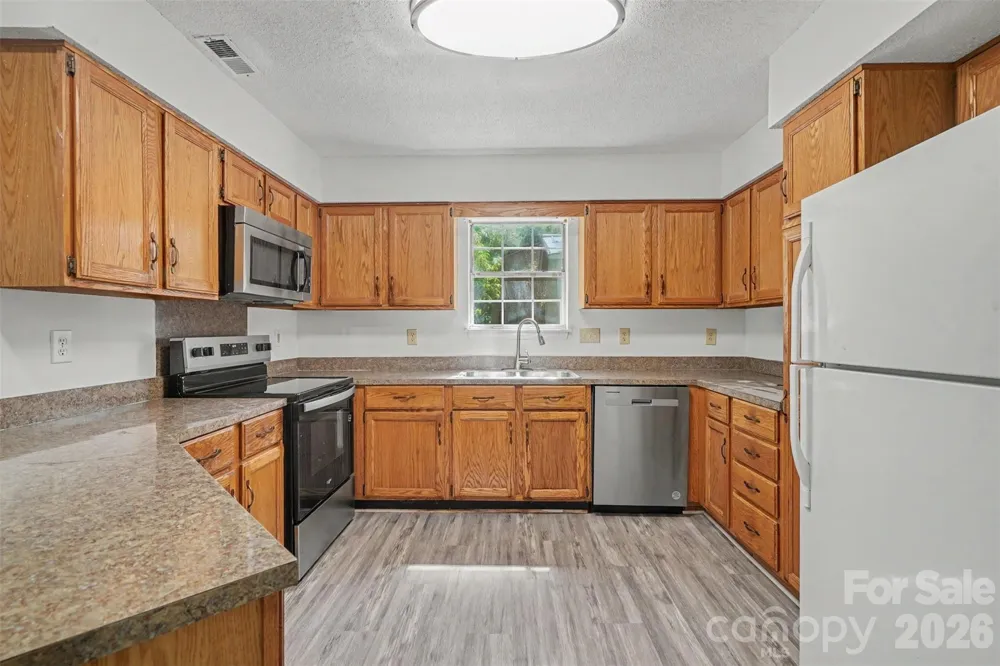 2711 Bob White Circle Wingate, NC 28174