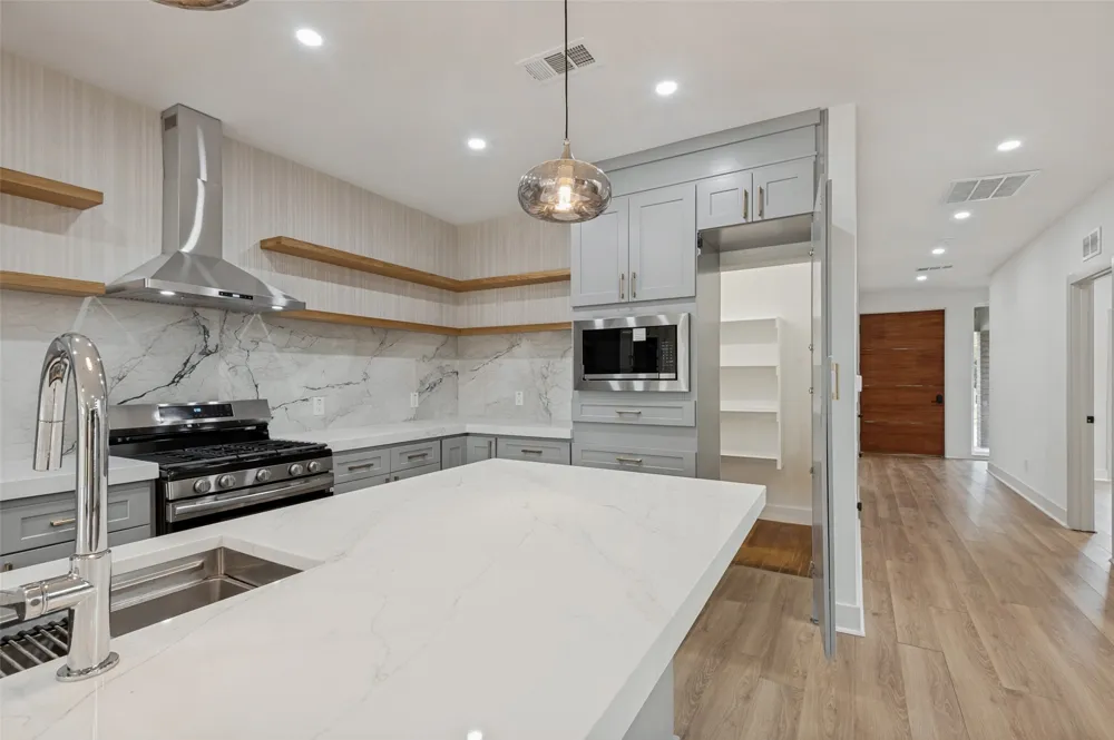 514 S Marlborough Avenue Dallas, TX 75208