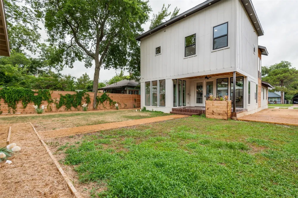 514 S Marlborough Avenue Dallas, TX 75208