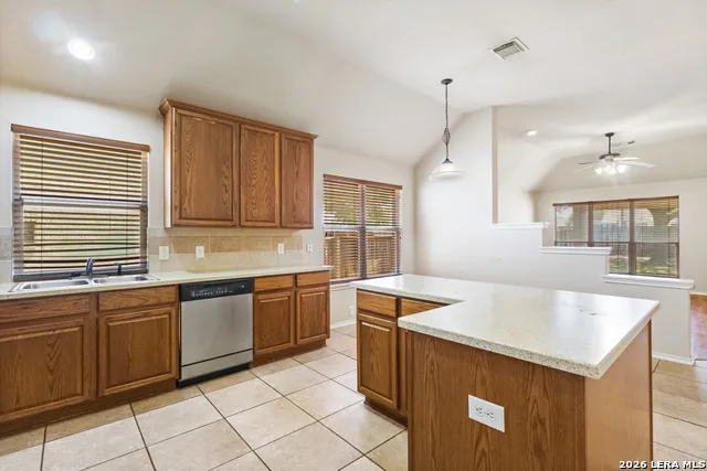 908 RIMROCK TRL Schertz, TX 78154