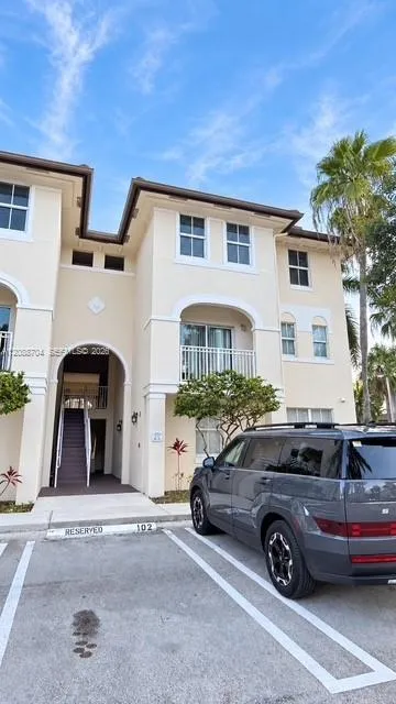 11401 NW 89th St #111 Doral, FL 33178