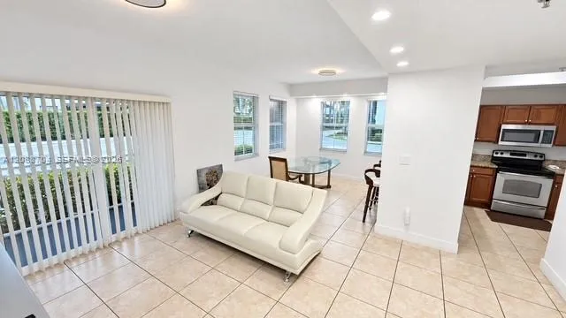 11401 NW 89th St #111 Doral, FL 33178