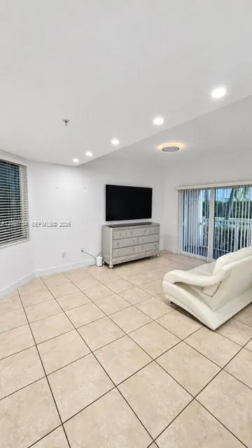 11401 NW 89th St #111 Doral, FL 33178