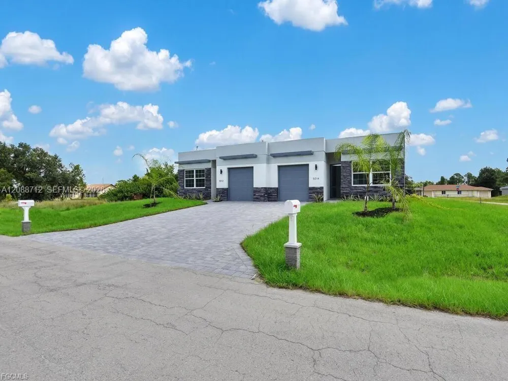5012 25th ST SW Lehigh Acres, FL 33973