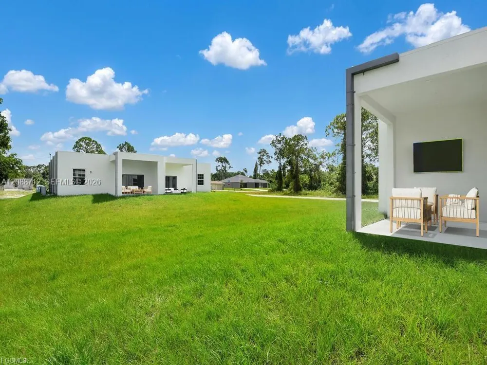5012 25th ST SW Lehigh Acres, FL 33973