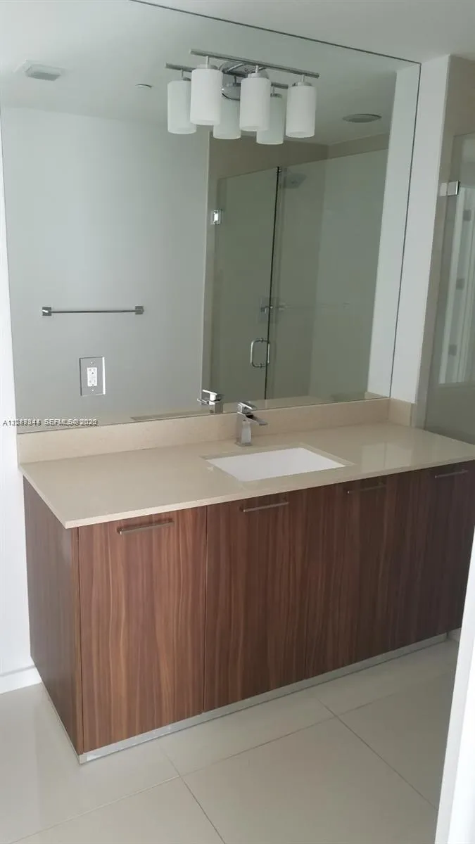 5300 Paseo Blvd #1012 Doral, FL 33166