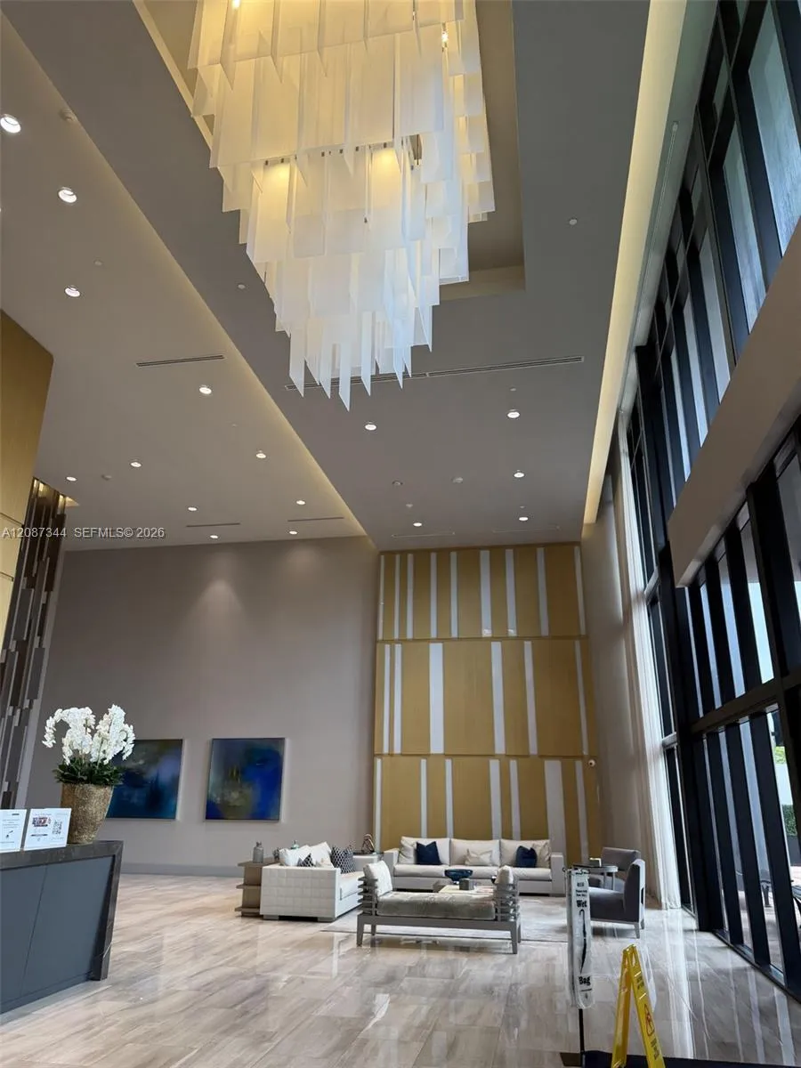 5300 Paseo Blvd #1012 Doral, FL 33166