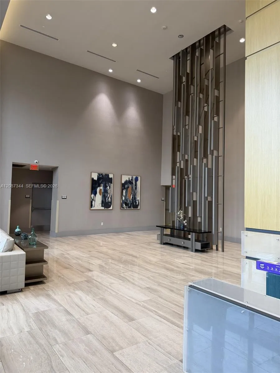 5300 Paseo Blvd #1012 Doral, FL 33166