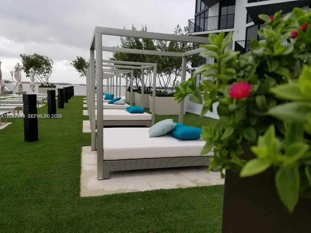 5300 Paseo Blvd #1012 Doral, FL 33166