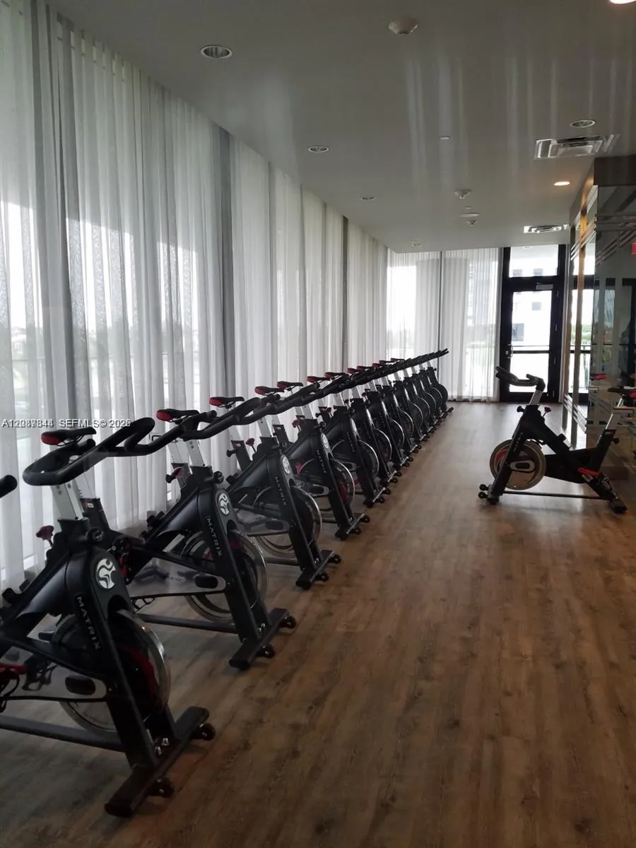5300 Paseo Blvd #1012 Doral, FL 33166