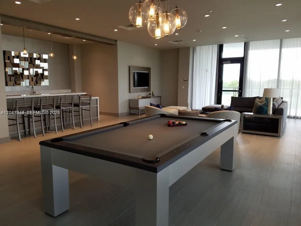 5300 Paseo Blvd #1012 Doral, FL 33166
