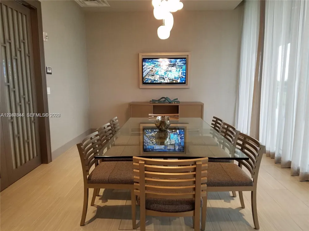 5300 Paseo Blvd #1012 Doral, FL 33166