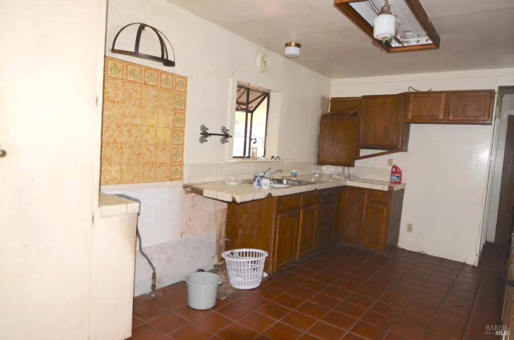 2610 Giffen Avenue Santa Rosa, CA 95407