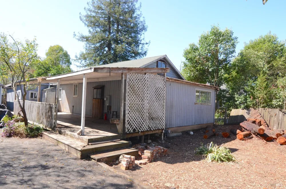 2610 Giffen Avenue Santa Rosa, CA 95407