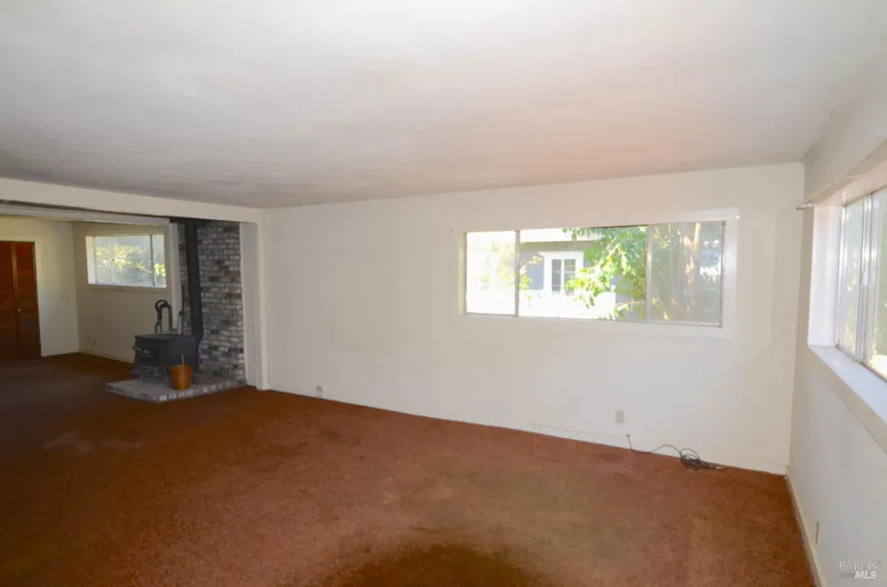 2610 Giffen Avenue Santa Rosa, CA 95407