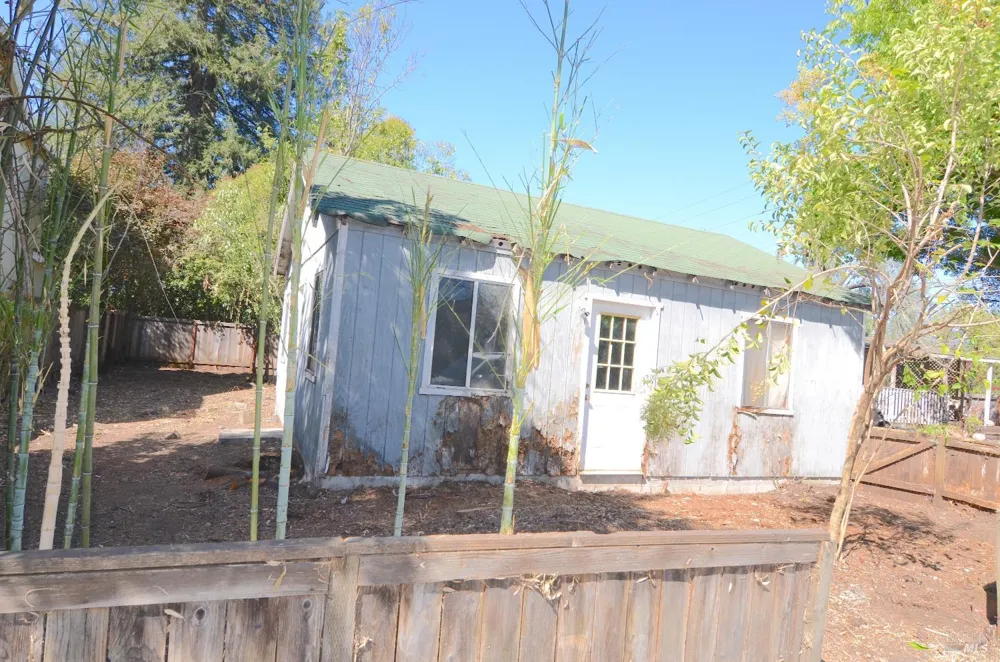 2610 Giffen Avenue Santa Rosa, CA 95407