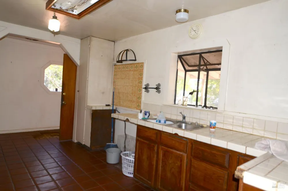 2610 Giffen Avenue Santa Rosa, CA 95407