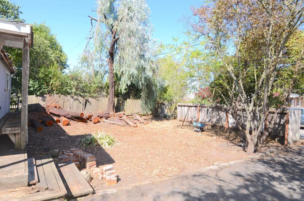 2610 Giffen Avenue Santa Rosa, CA 95407