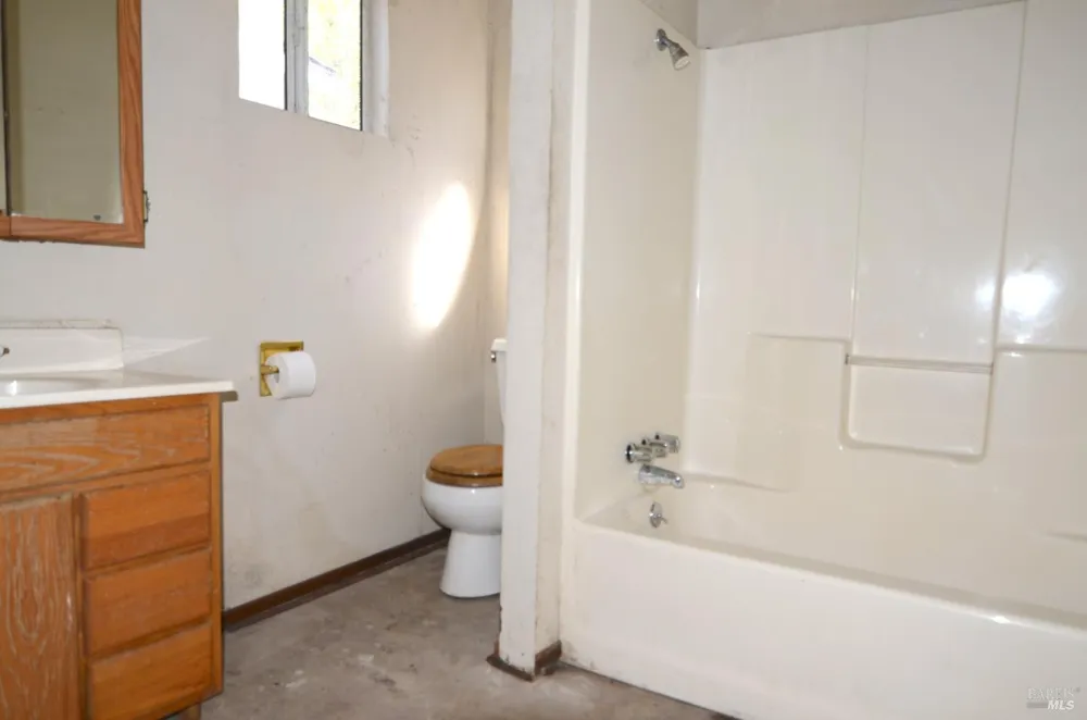 2610 Giffen Avenue Santa Rosa, CA 95407