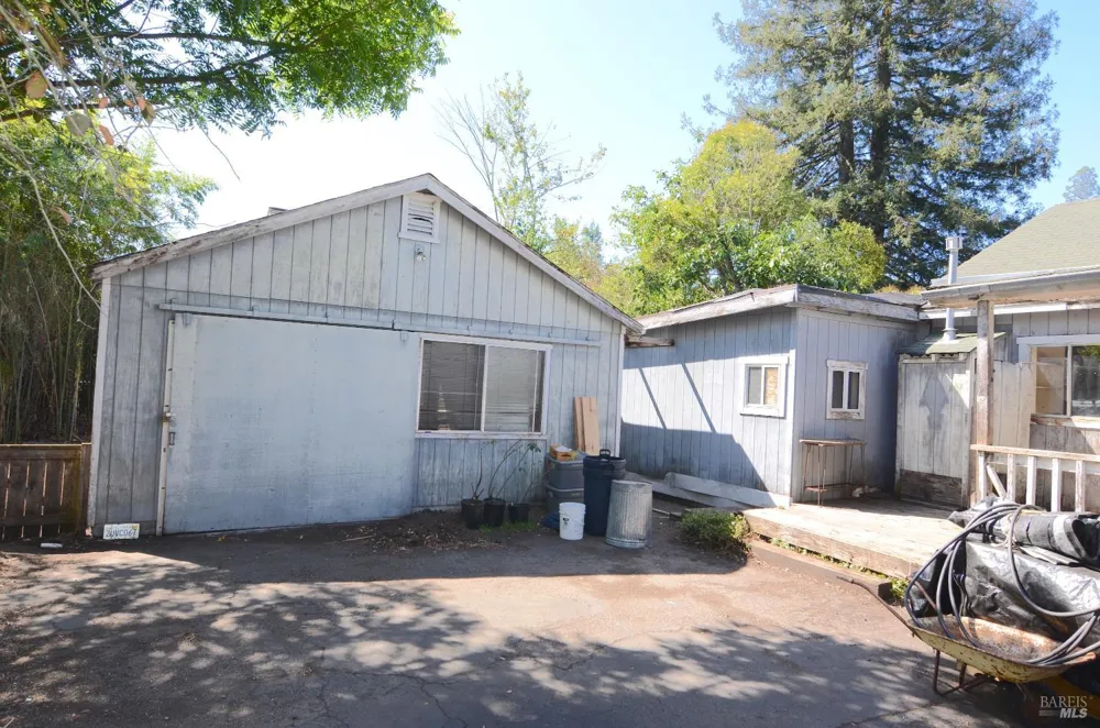 2610 Giffen Avenue Santa Rosa, CA 95407