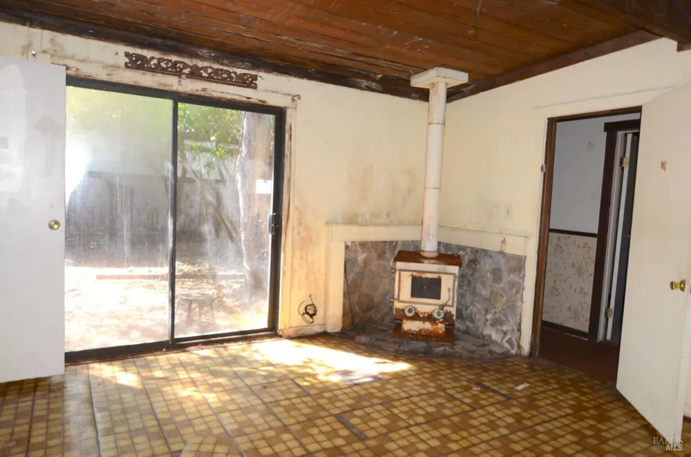 2610 Giffen Avenue Santa Rosa, CA 95407