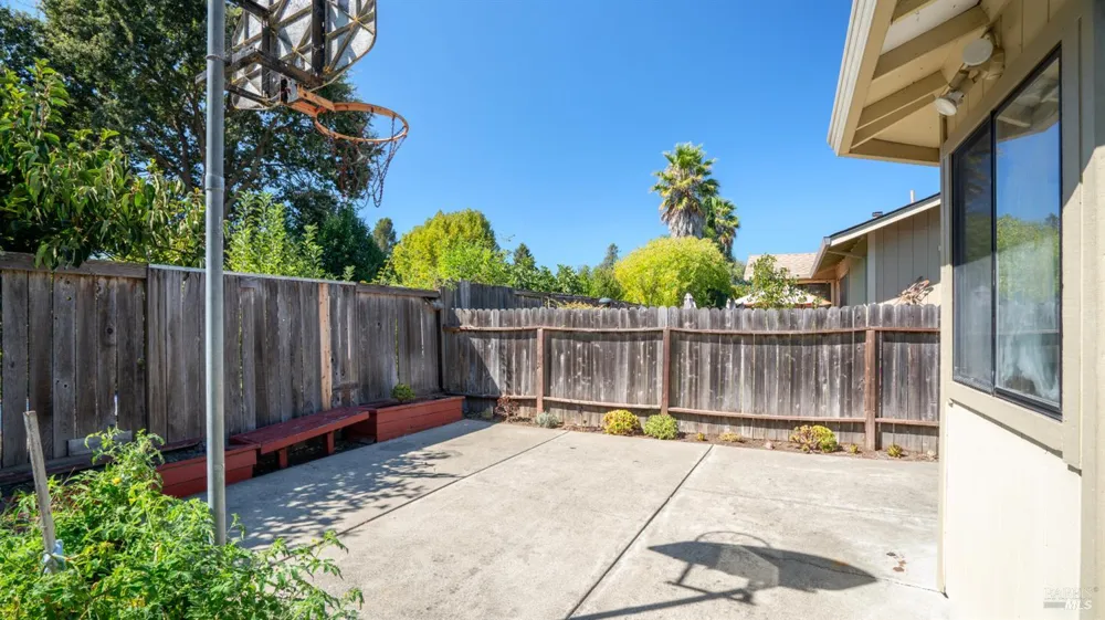 1205 Marble Street Santa Rosa, CA 95407