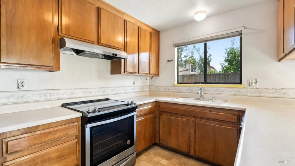 1205 Marble Street Santa Rosa, CA 95407