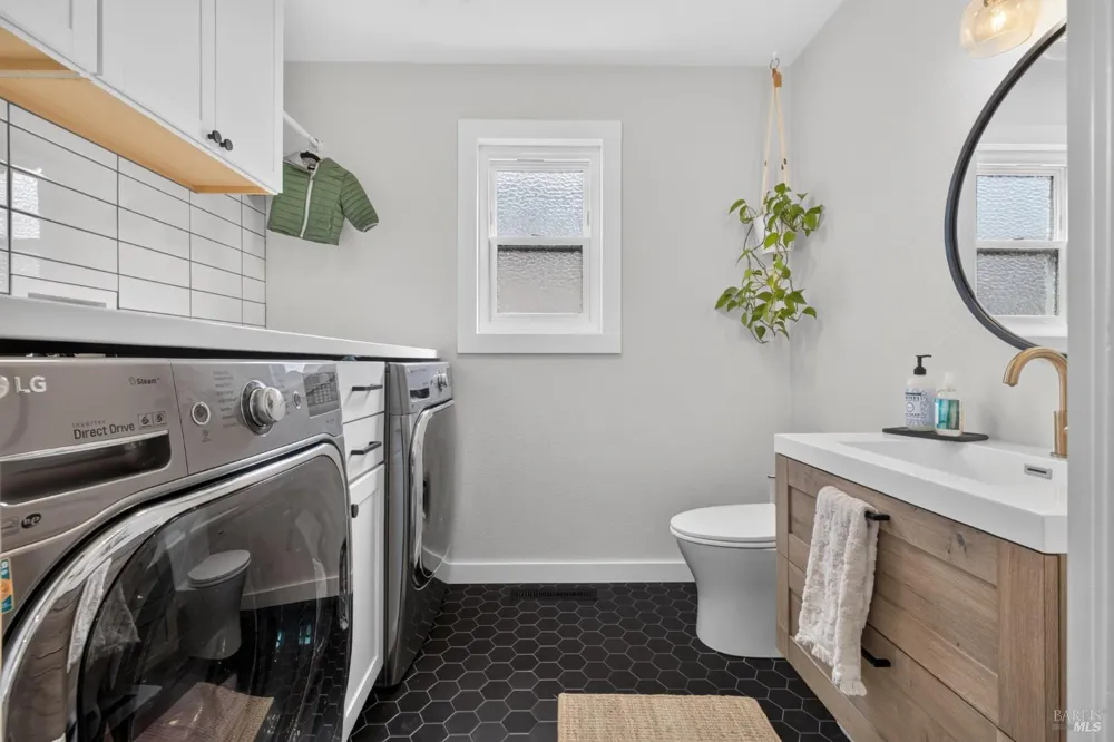 7423 Monique Place Rohnert Park, CA 94928