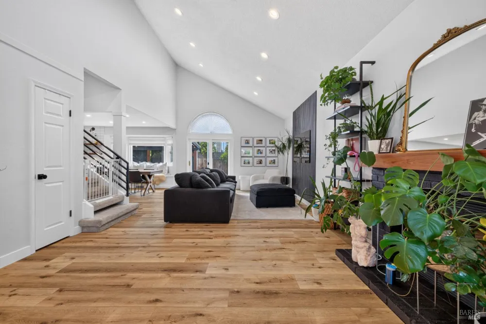 7423 Monique Place Rohnert Park, CA 94928