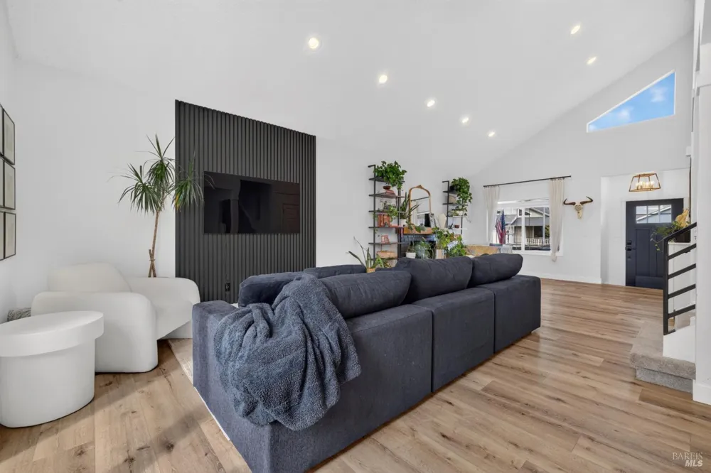7423 Monique Place Rohnert Park, CA 94928