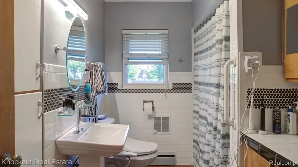 2640 Shattuck Road Saginaw Charter Township, MI 48603