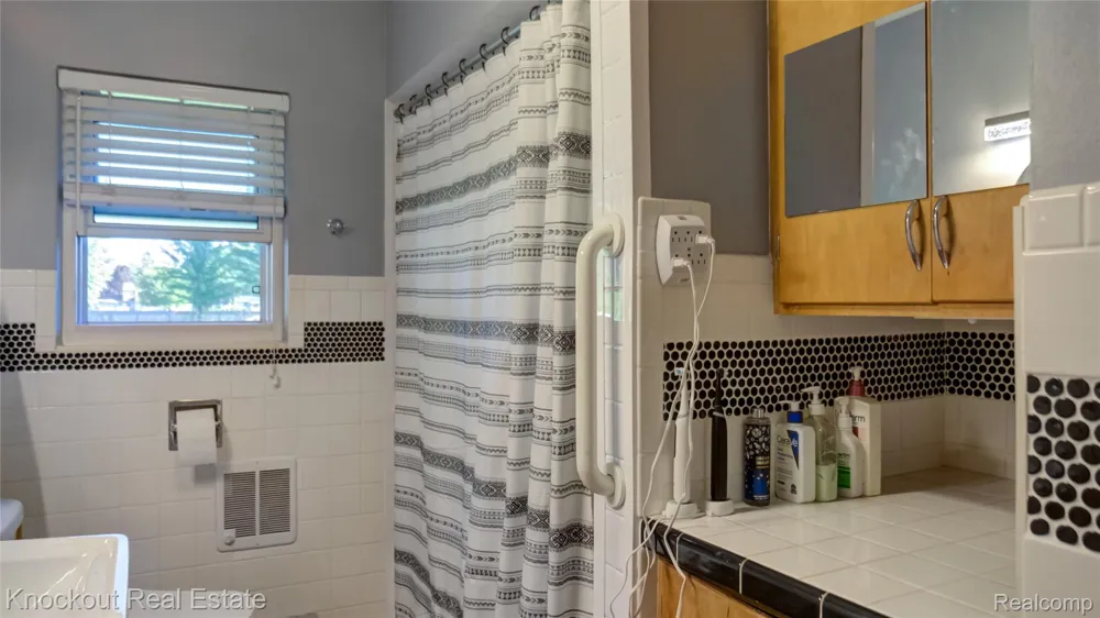 2640 Shattuck Road Saginaw Charter Township, MI 48603