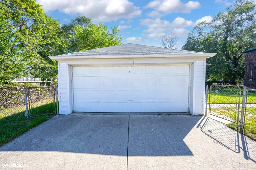 16001 Collingham Drive Detroit City, MI 48205