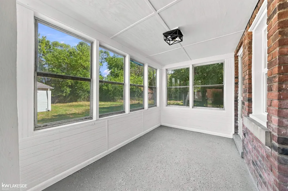 16001 Collingham Drive Detroit City, MI 48205