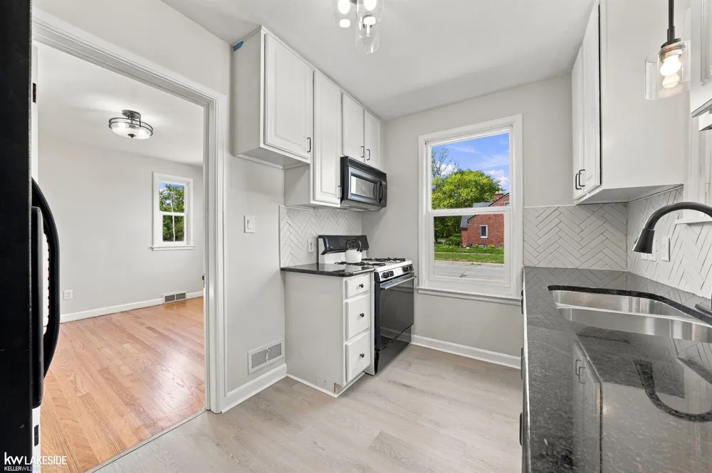 16001 Collingham Drive Detroit City, MI 48205