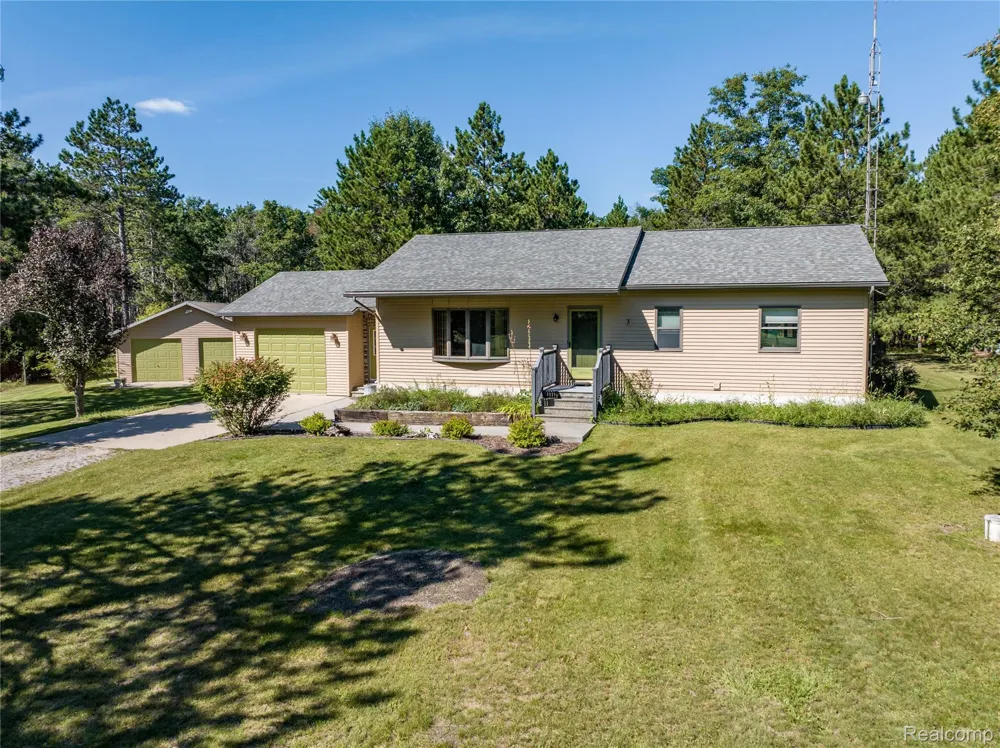1178 E Hughes Lake Road Big Creek Township, MI 48654