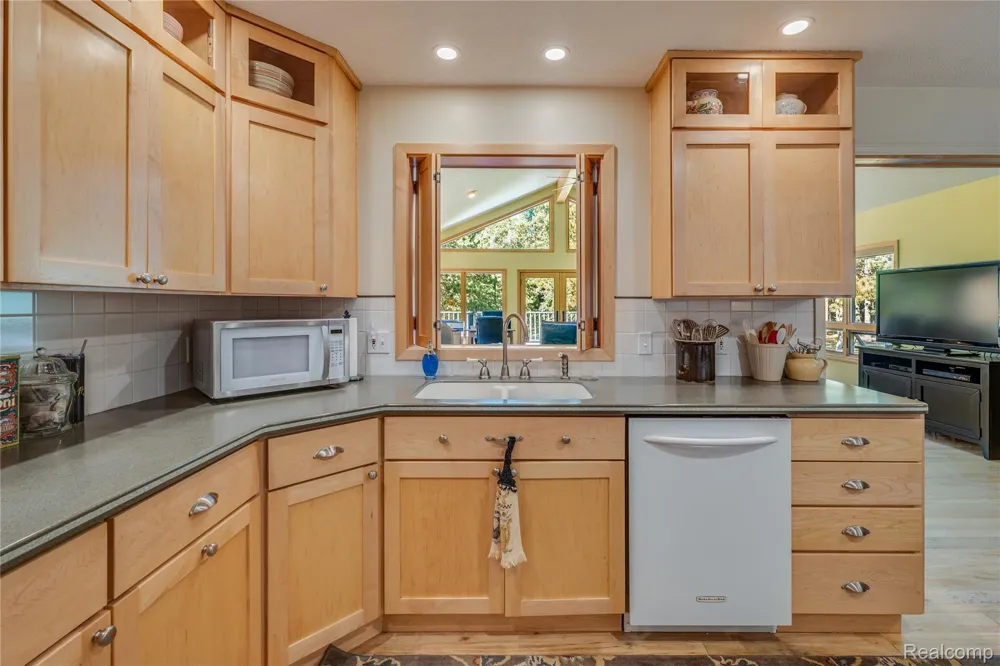1178 E Hughes Lake Road Big Creek Township, MI 48654