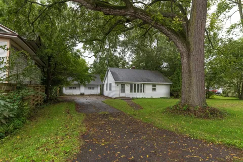 209 W Van Buren Street