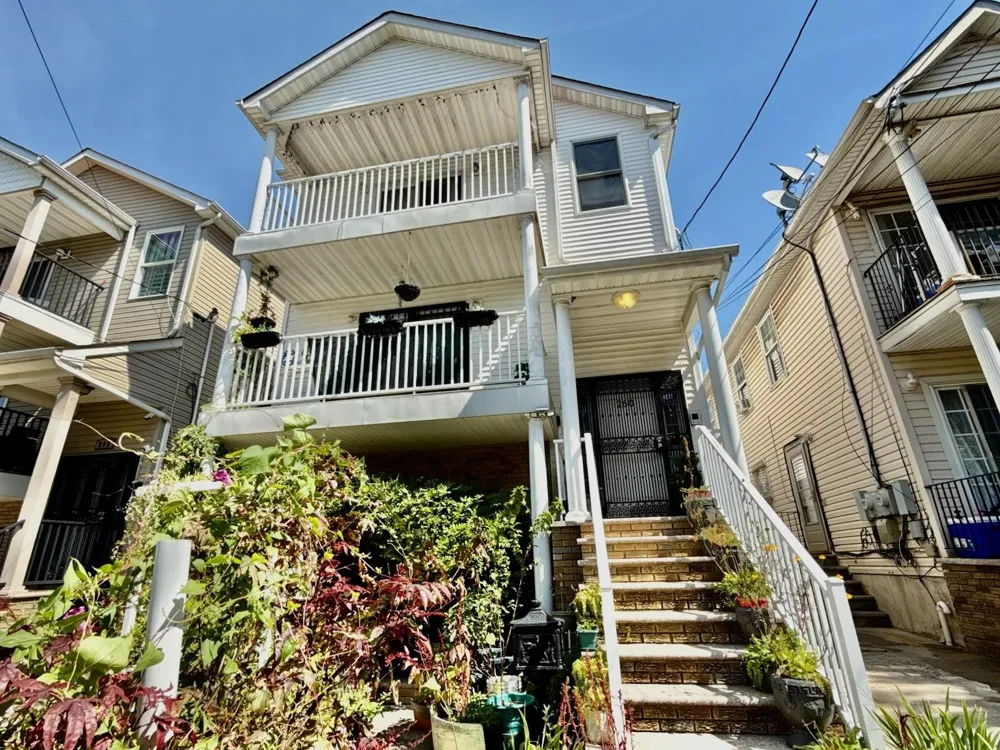 260 CUSTER AVE Jersey City, NJ 07305