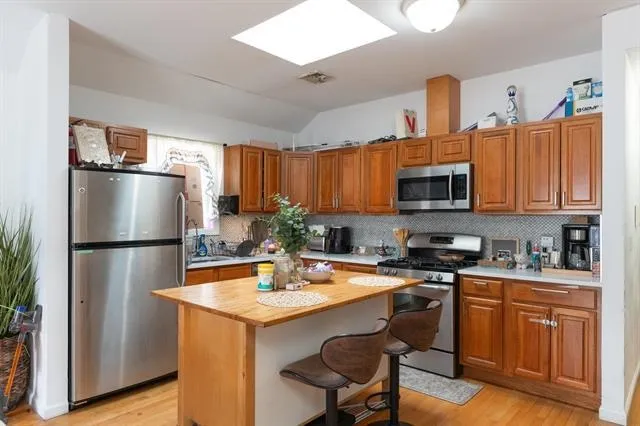 260 CUSTER AVE Jersey City, NJ 07305