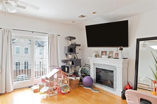 260 CUSTER AVE Jersey City, NJ 07305