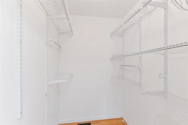 260 CUSTER AVE Jersey City, NJ 07305