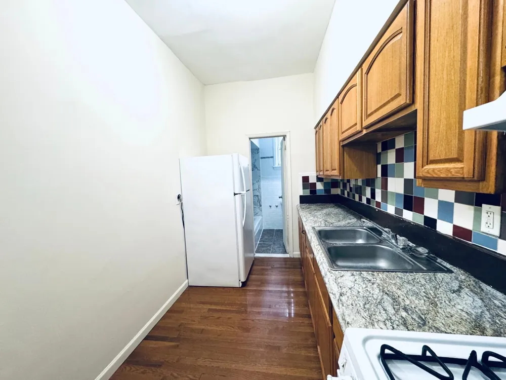 33 ORCHARD ST Jersey City, NJ 07306