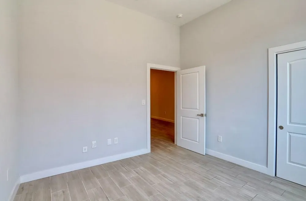 502 BROADWAY Bayonne, NJ 07002