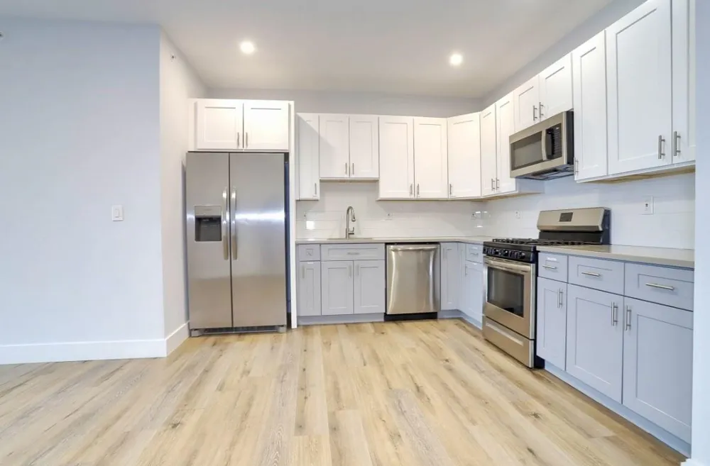 502 BROADWAY Bayonne, NJ 07002