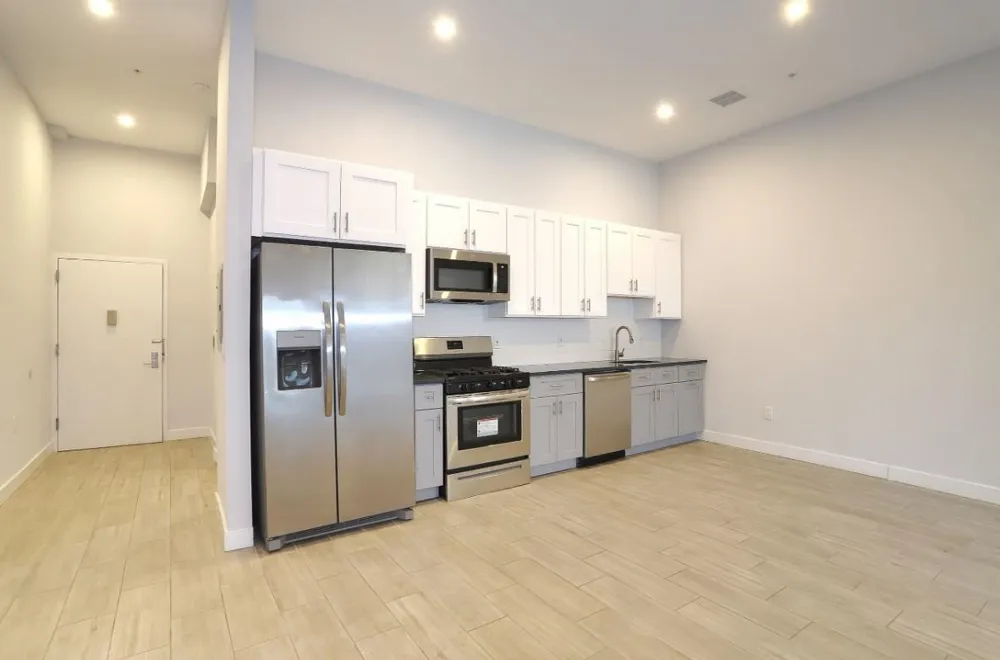 502 BROADWAY Bayonne, NJ 07002